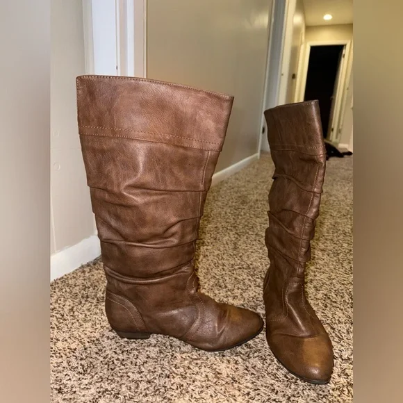 Brown Boots - Picture 3 of 4